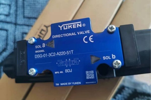 油研方向閥DSG-01-3C2-A220-51T，YUKEN電磁閥